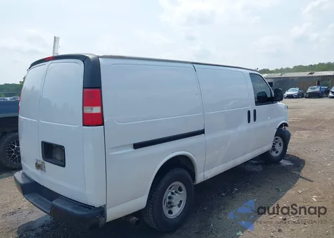2008 Chevrolet Express Work Van z USA, uszkodzony, nr VIN 1GCGG25C381157939